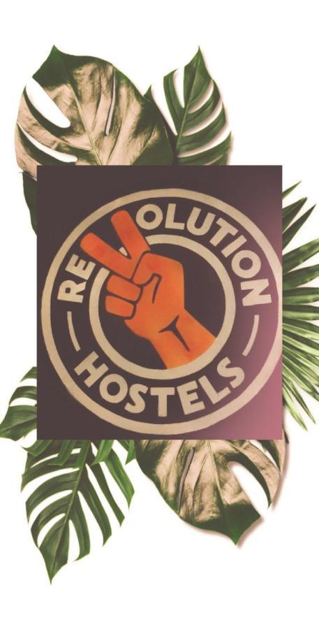 Revolution Asoke Hostel Bangkok Exterior photo