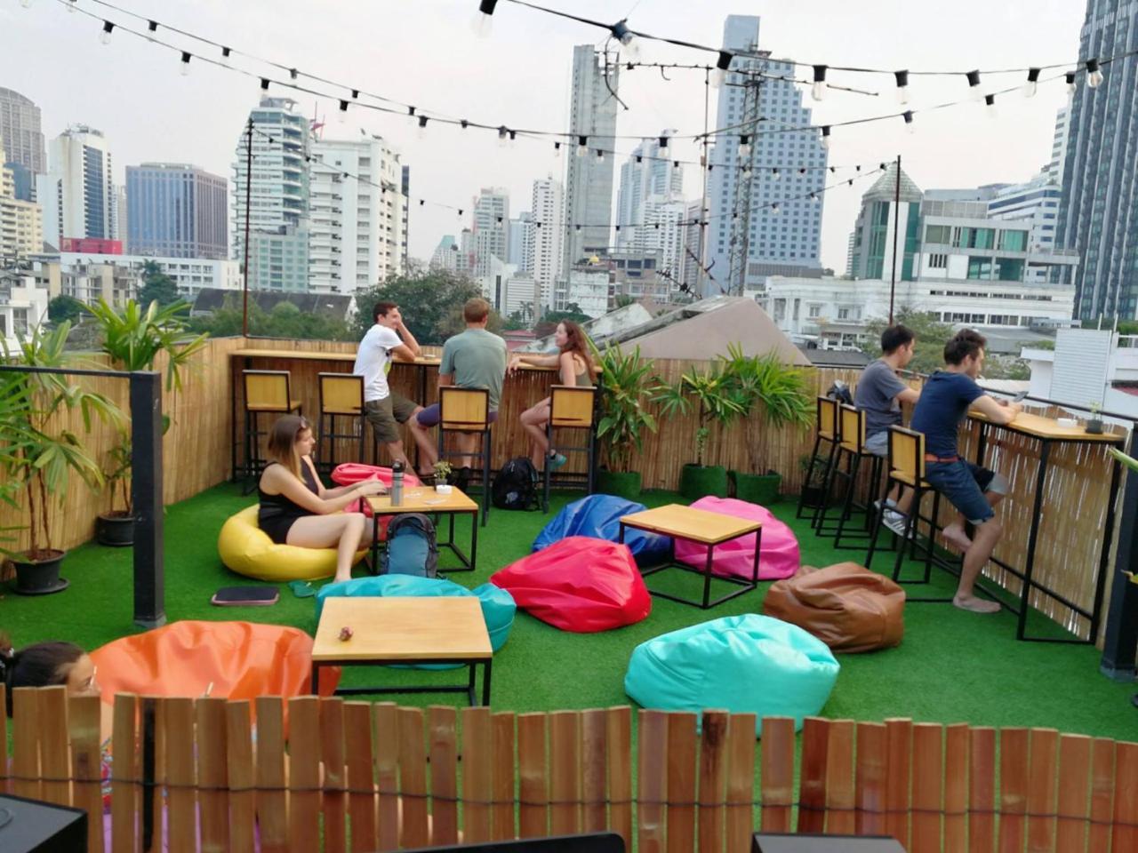 Revolution Asoke Hostel Bangkok Exterior photo